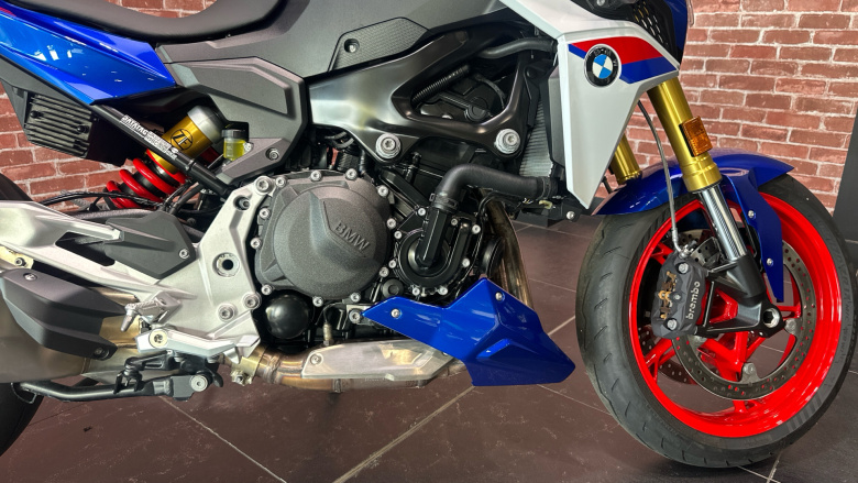 BMW F900 R (25MY)